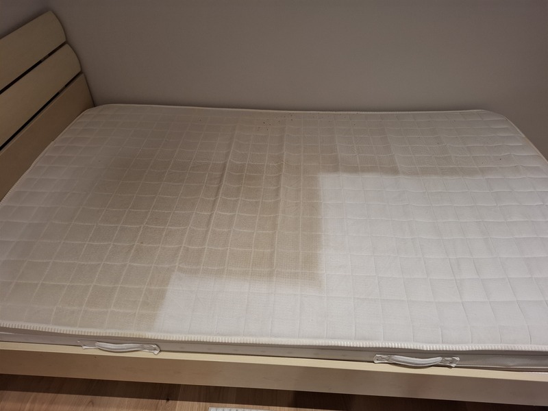 Globinsko čiščenje vzmetnic prej